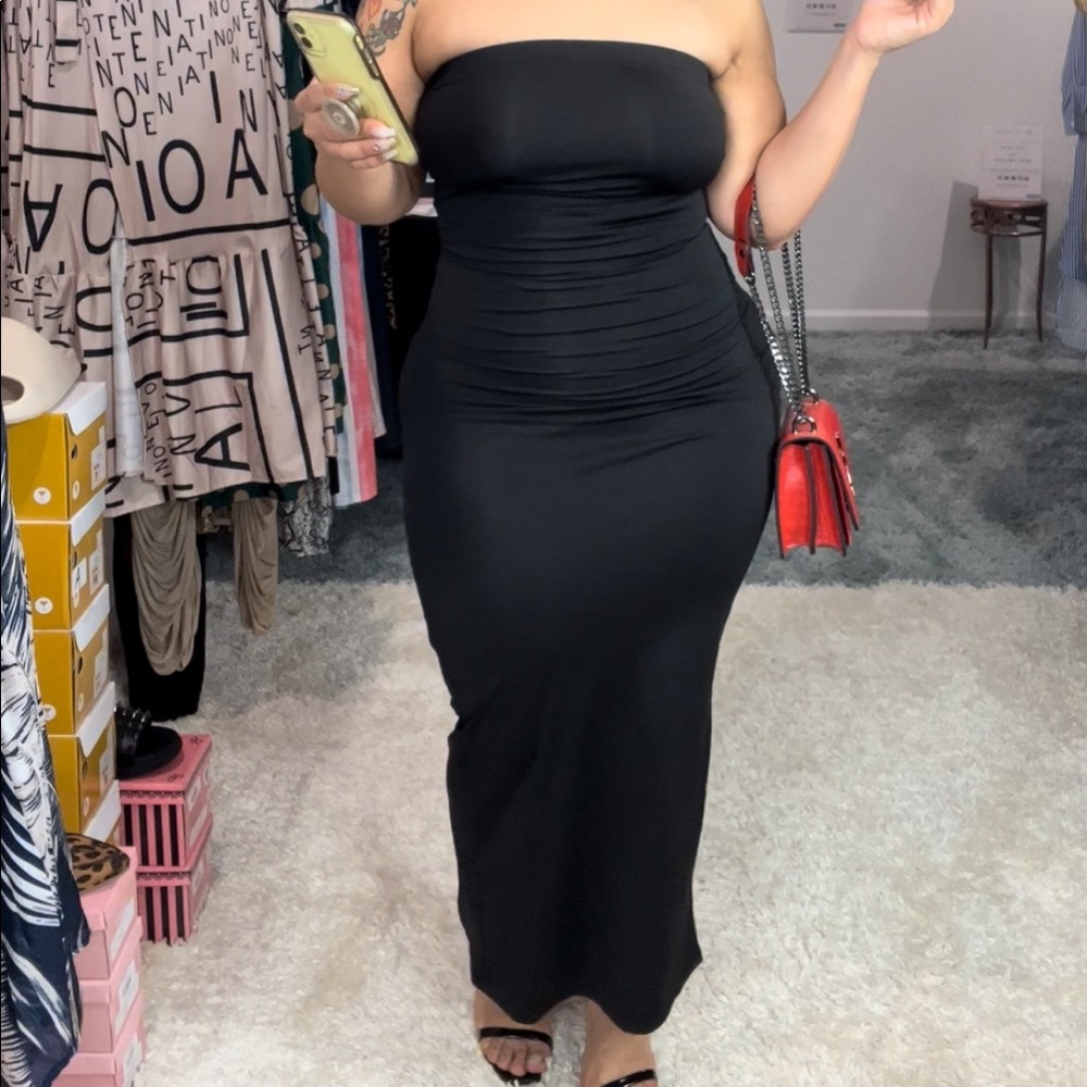 Maxi Tube Dress: Small-Large - Picture 5 of 10